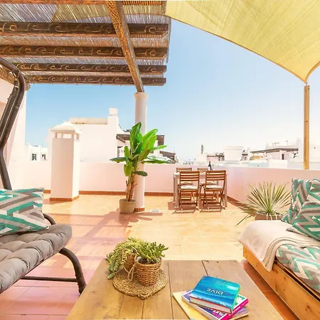 Solana - Private Pool & Rooftop Near The Villa